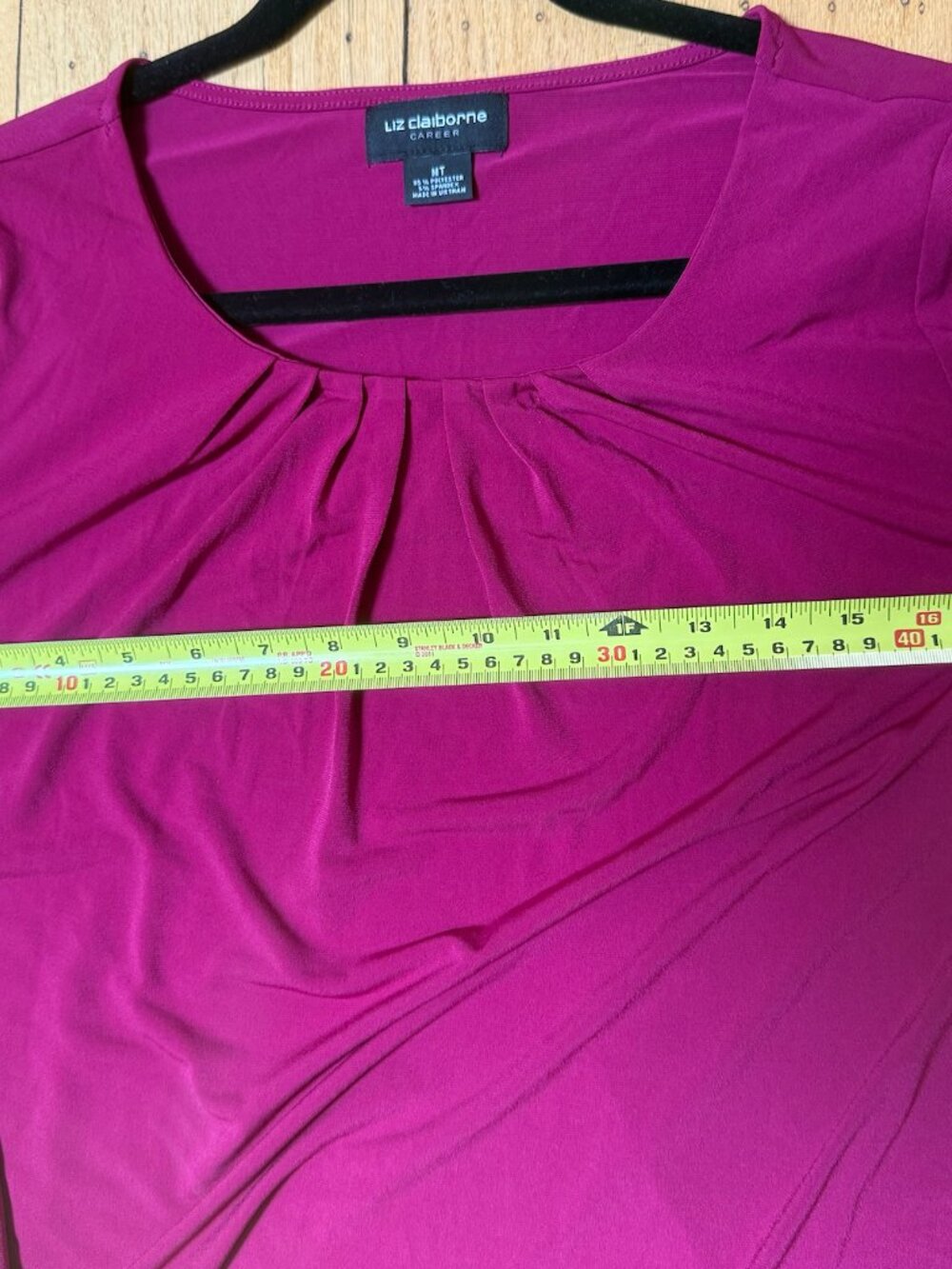 Liz Claiborne hot pink short sleeve pleated scoop neck knit blouse M - Picture 5 of 6